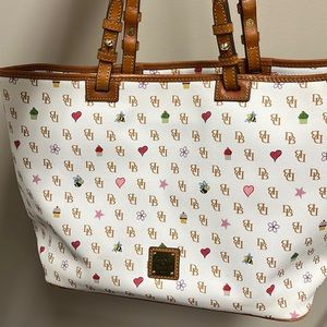 Dooney & Bourke large tote bag